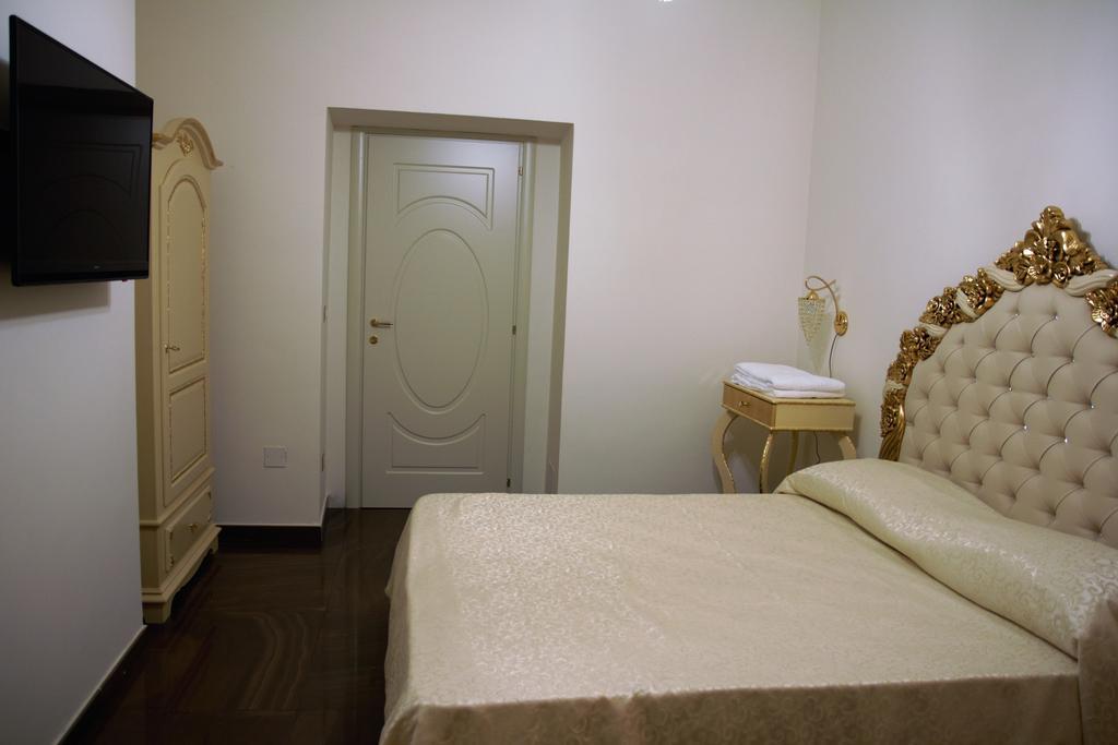 Bed and Breakfast Beb Mariafrancesca Neapel Exterior foto