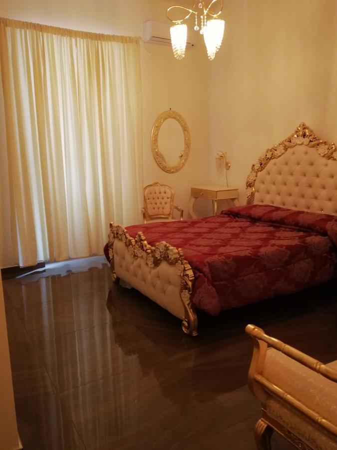 Bed and Breakfast Beb Mariafrancesca Neapel Exterior foto
