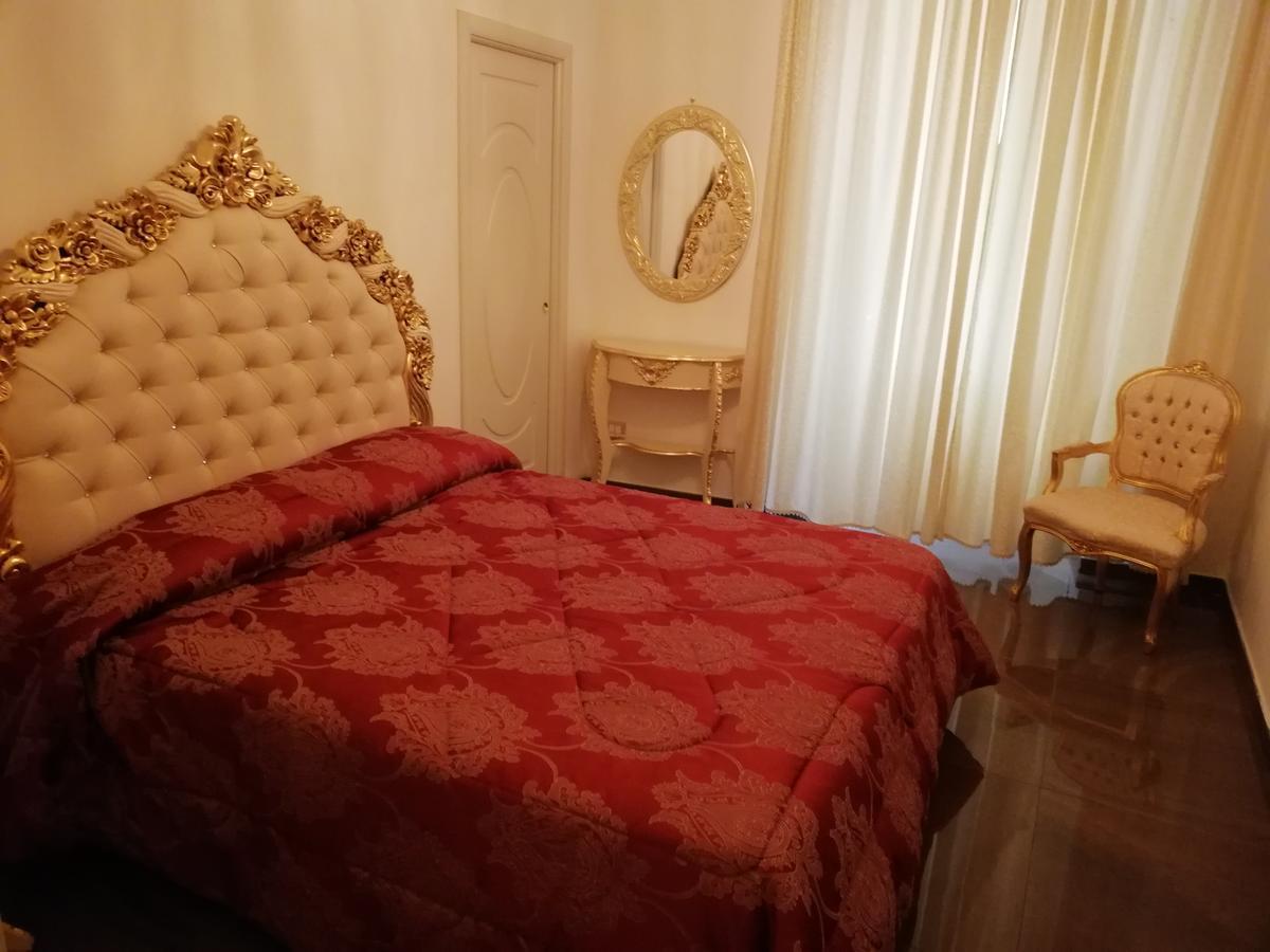 Bed and Breakfast Beb Mariafrancesca Neapel Exterior foto