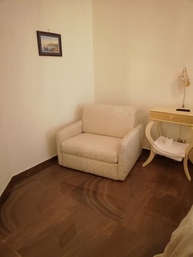 Bed and Breakfast Beb Mariafrancesca Neapel Exterior foto